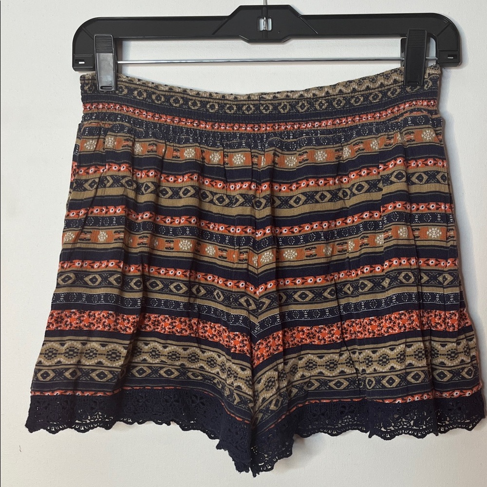Patterned Women's Shorts with Lace Trim